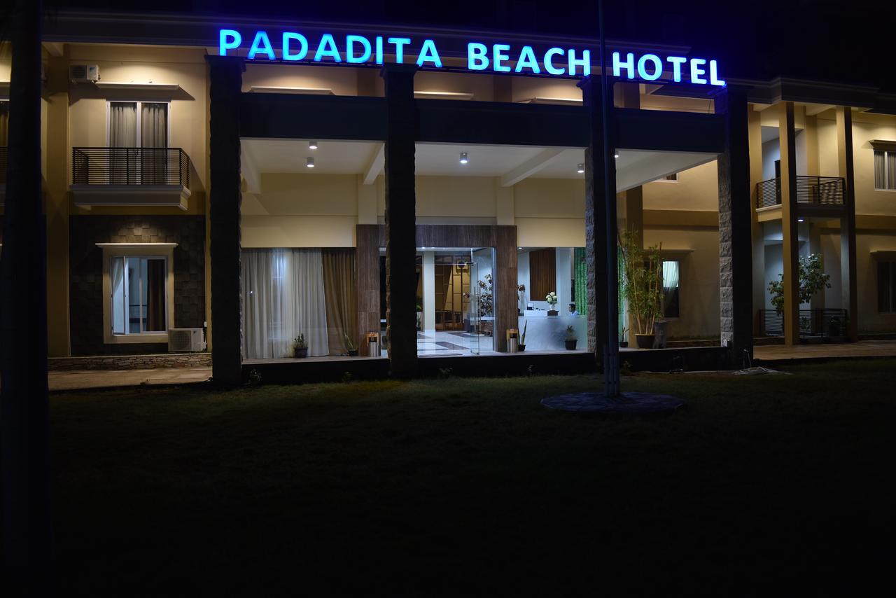 Padadita Beach Hotel Waingapu Exterior photo