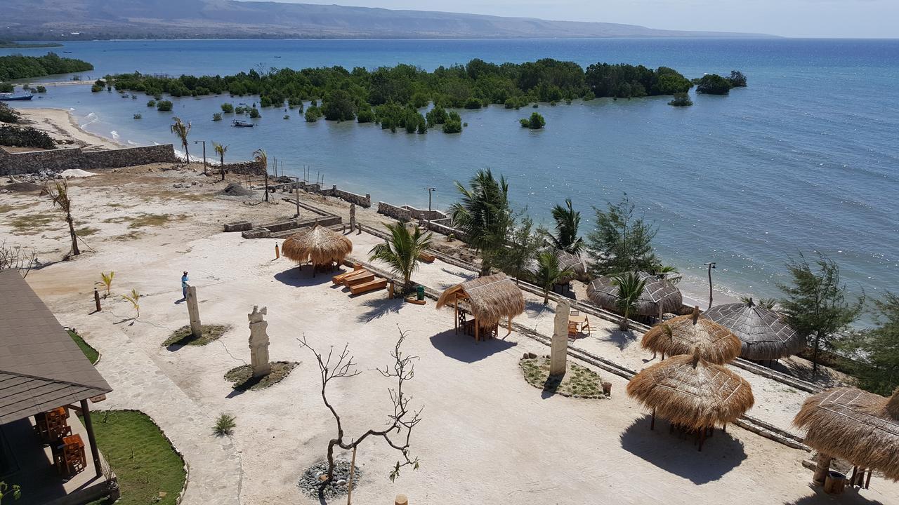 Padadita Beach Hotel Waingapu Exterior photo